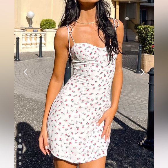 Refreshing Floral Printed Sweetheart Neck Mini Dress. - Picture 2 of 8